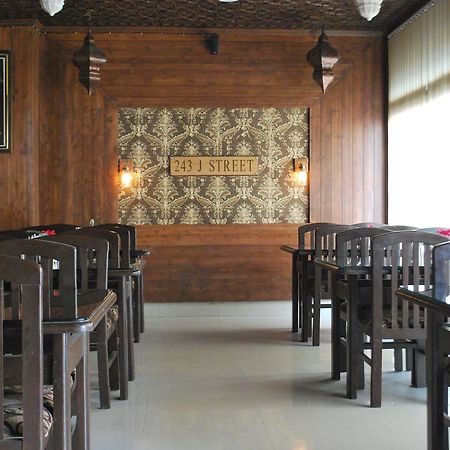 Hotel Kaisar Srīnagar Esterno foto
