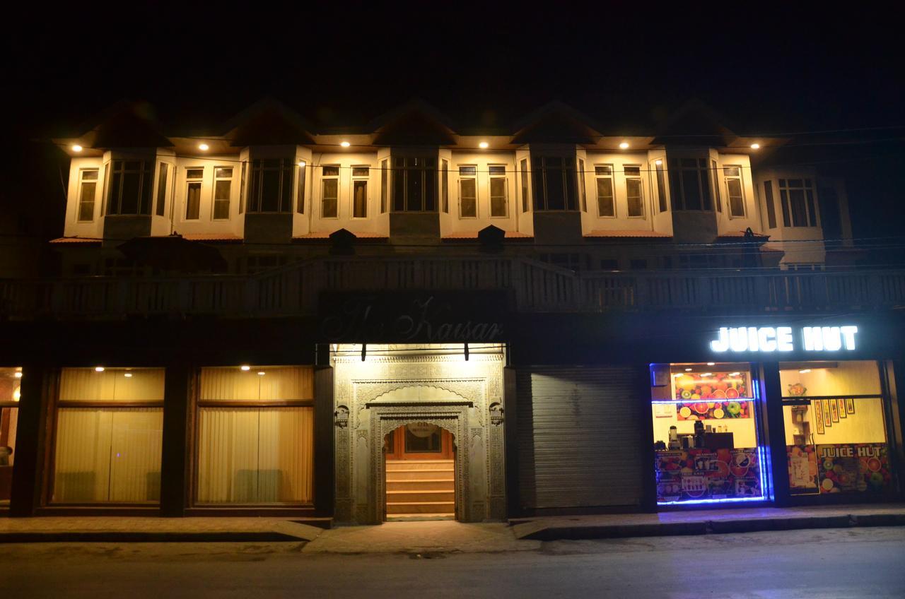 Hotel Kaisar Srīnagar Esterno foto