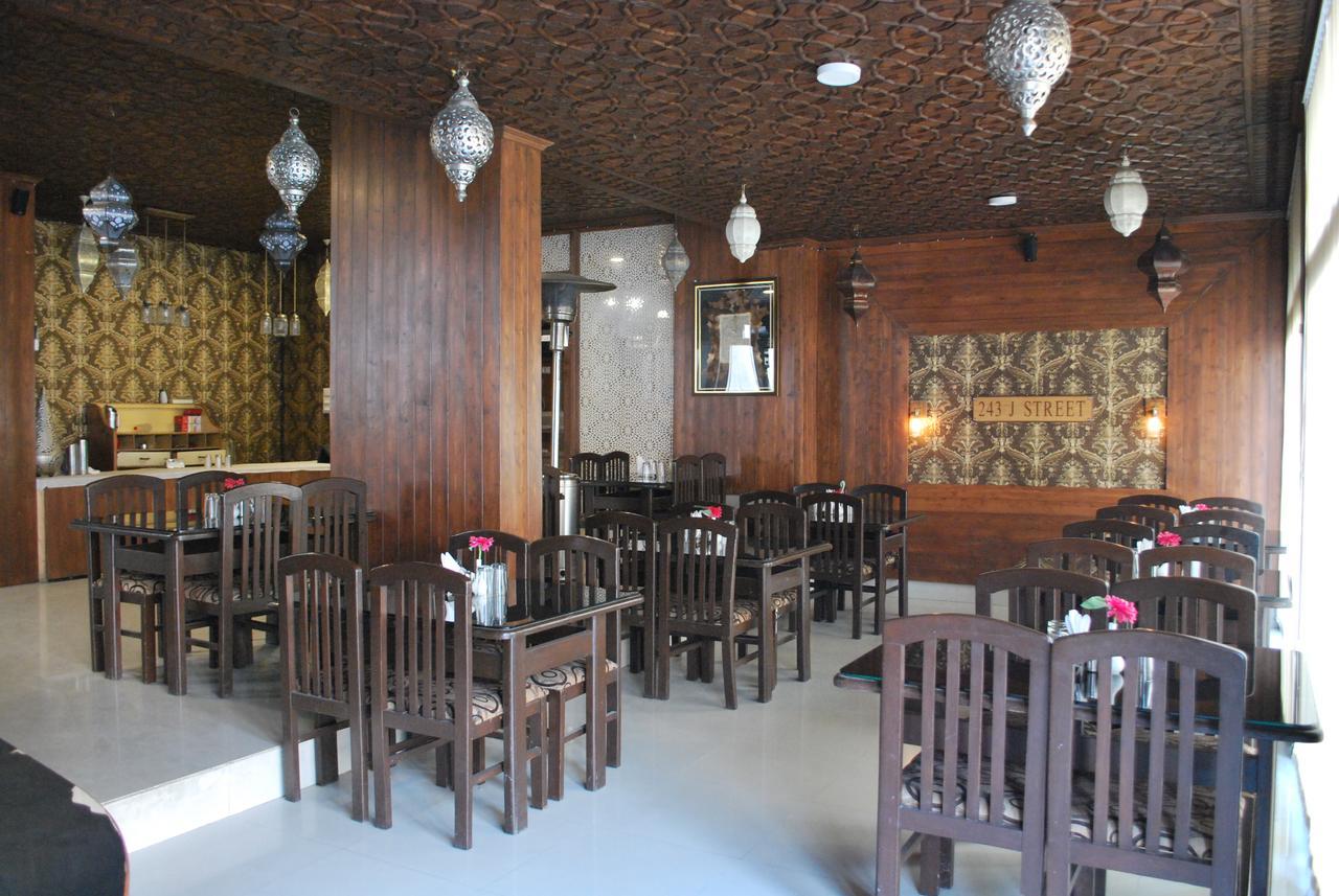 Hotel Kaisar Srīnagar Esterno foto