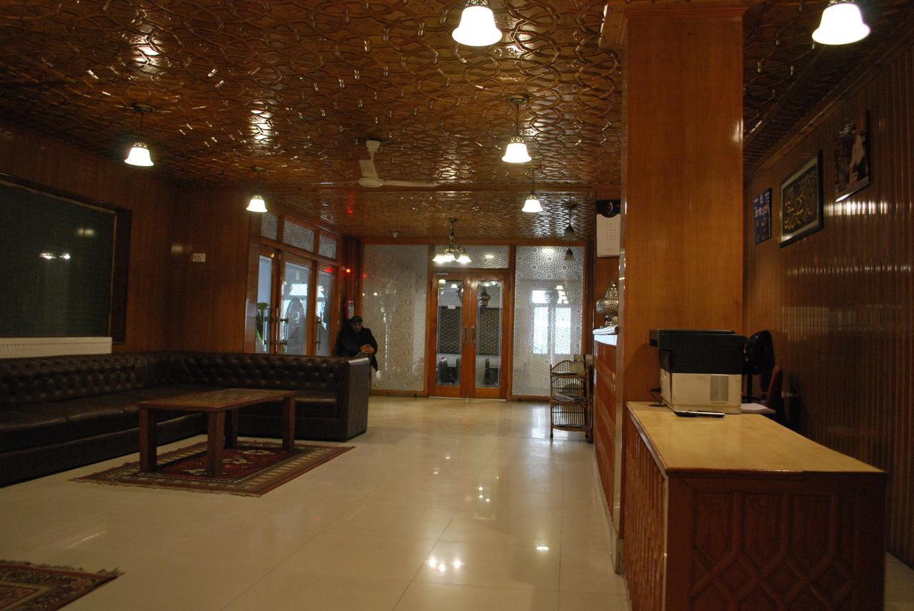 Hotel Kaisar Srīnagar Esterno foto